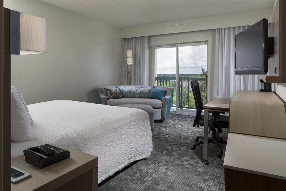 Book Courtyard By Marriott Fort Lauderdale Weston In Hotels Com Courtyard By Marriott Fort Lauderdale Weston Room 1 King Bed With Sofa