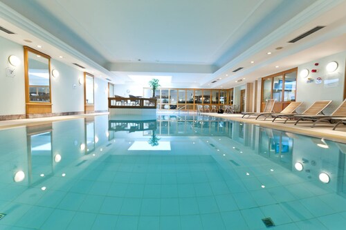 Hotellit Lahella Kohdetta Porte De Namur Naamsepoortin Asema Hotels Com