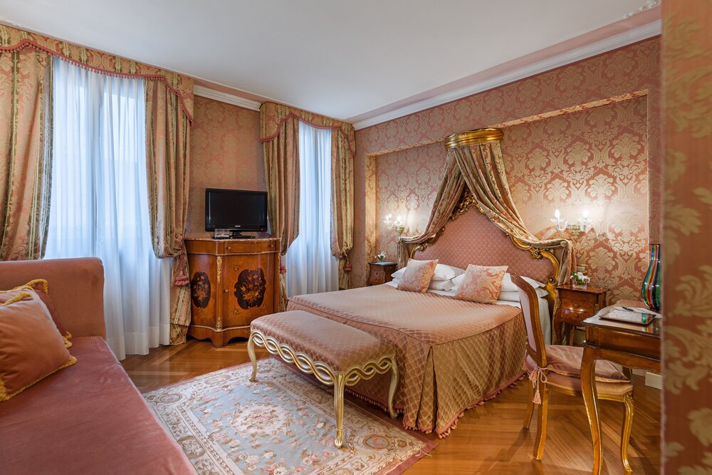 Book Hotel Antico Doge A Member Of Elizabeth Hotel Group In Venice Hotels Com