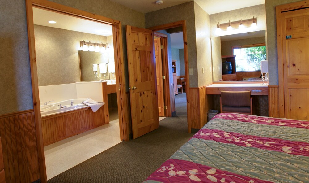 Book Poulsbo Inn Suites In Poulsbo Hotels Com