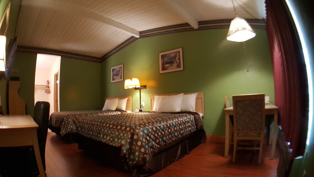 Book Stardust Inn In National City Hotels Com Stardust Inn National City Standard Room 2 Queen Beds Guest