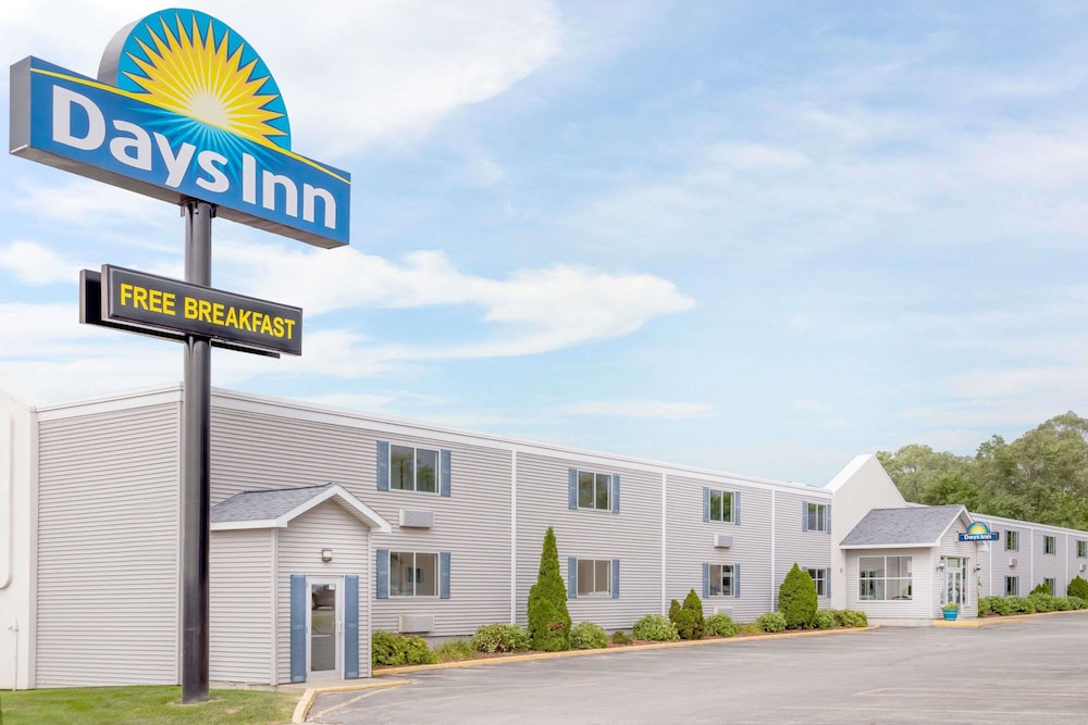 Book Days Inn Cedar Falls University Plaza In Days Inn Cedar Falls University Plaza
