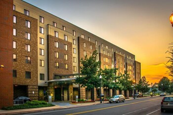 Top 10 Hotels in Pennington, New Jersey | Hotels.com Top 10 Hotels in Pennington, New Jersey | Hotels.com