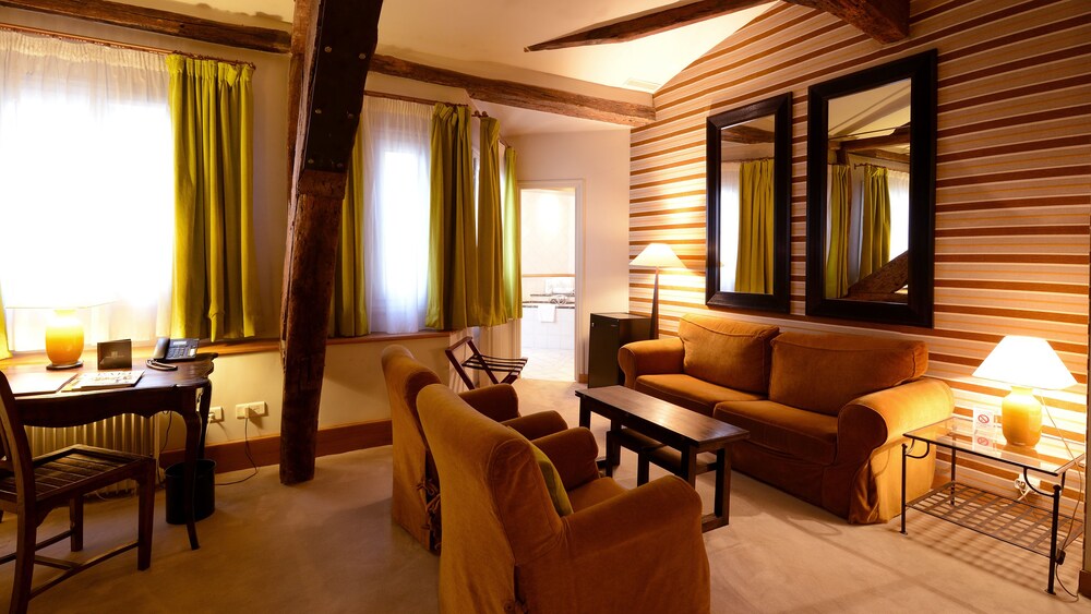 Book Hotel Pas De Calais In Paris Hotels Com