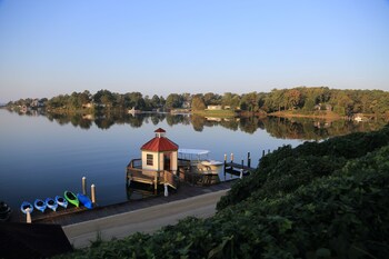 Top 10 Hotels In Urbanna Virginia