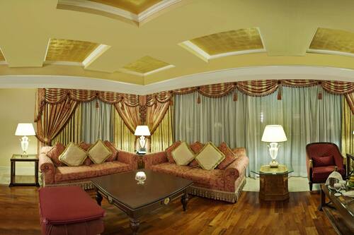 احجز فندق الأحساء إنتركونتيننتال آن آي آيتش جي هوتل في الهفوف قارن أسعار الفنادق في الهفوف