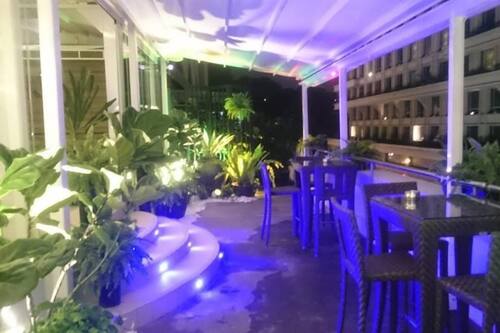 ペニンシュラ エクセルシオール ホテル ショッピングセンター近くで屋外プール付きのホテル 宿泊予約はホテルズドットコム ペニンシュラ エクセルシオール ホテル ショッピングセンター近くで屋外プール付きのホテル 宿泊予約はホテルズドットコム