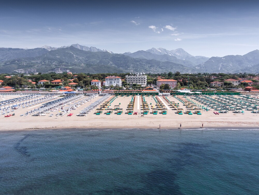 Hotel Il Negresco In Forte Dei Marmi Hotels Com