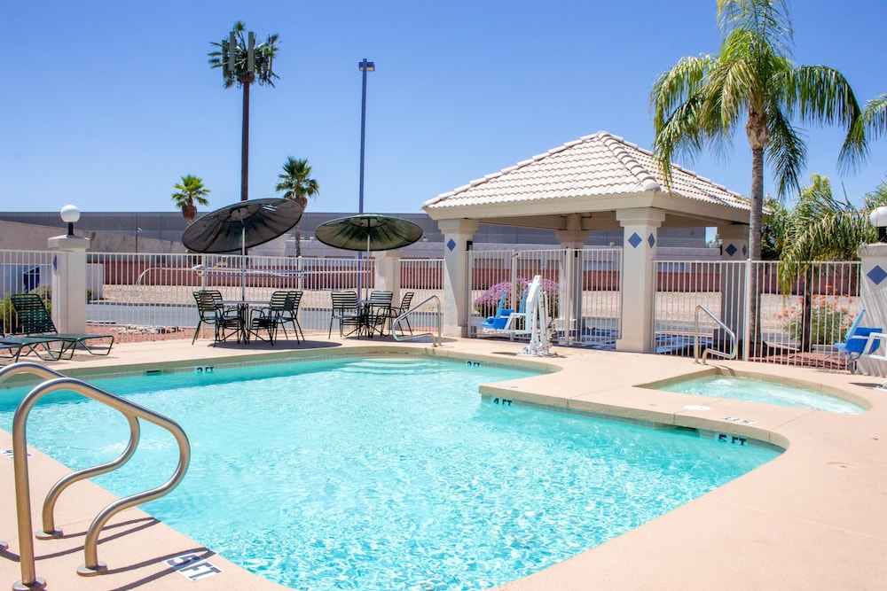 Book Motel 6 Tempe Asu In Hotels Motel 6 Tempe Asu Pool