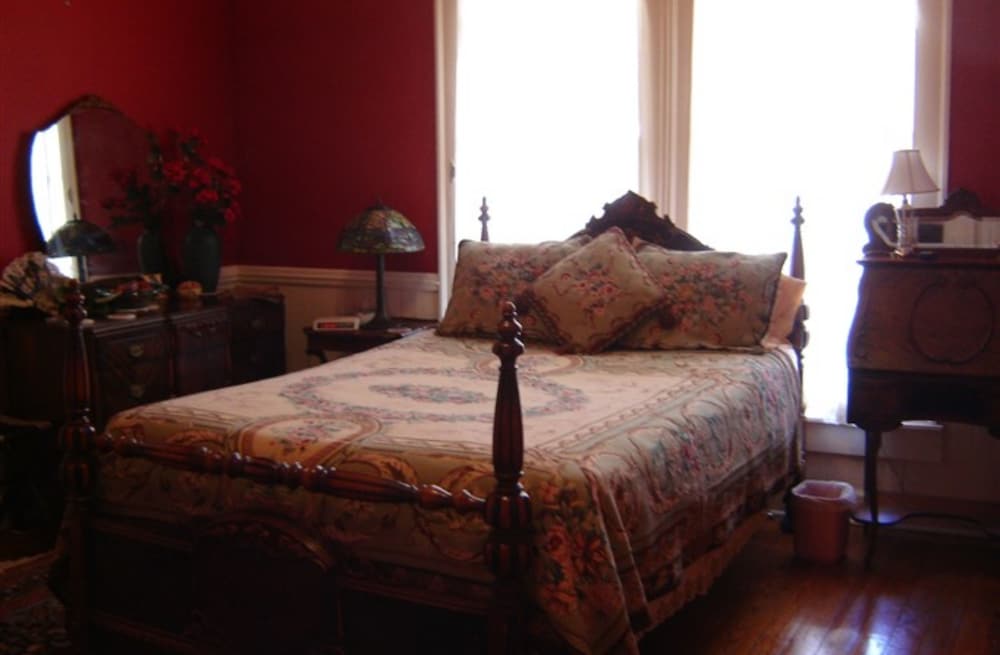 Book Rose House Inn In Fayette Hotels Rose House Inn Fayette Room 2 Guest