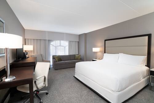 Book Holiday Inn Wilmington An Ihg Hotel In Wilmington Hotels Com Holiday Inn Beds Robertscenter 2022