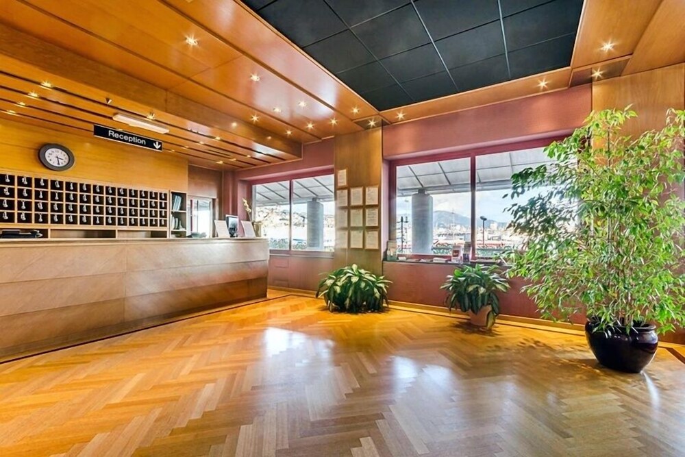 Book Columbus Sea Hotel in Genoa