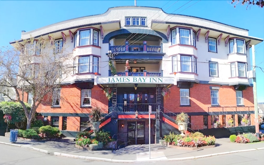 Book James Bay Inn Hotel & Suites in Victoria | Hotels.com