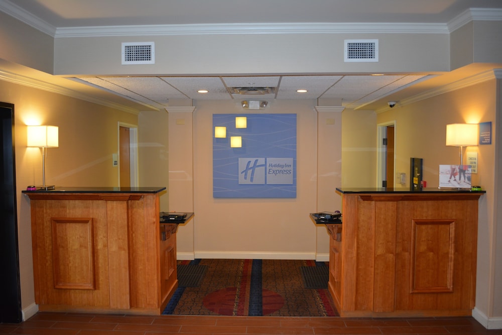 Book Holiday Inn Express Suites Lancaster In Hotels Holiday Inn Express Suites Lancaster