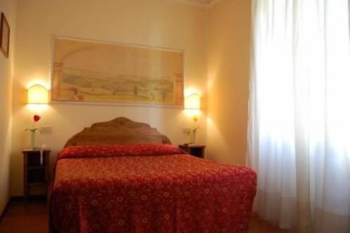 Hotel Airone Florence Info Photos Reviews Book At Hotels Com