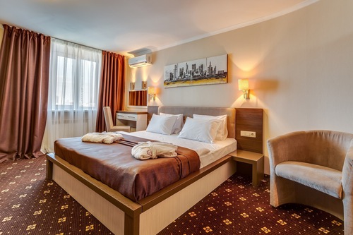 Hotel Bratislava In Kiew Hotels Com