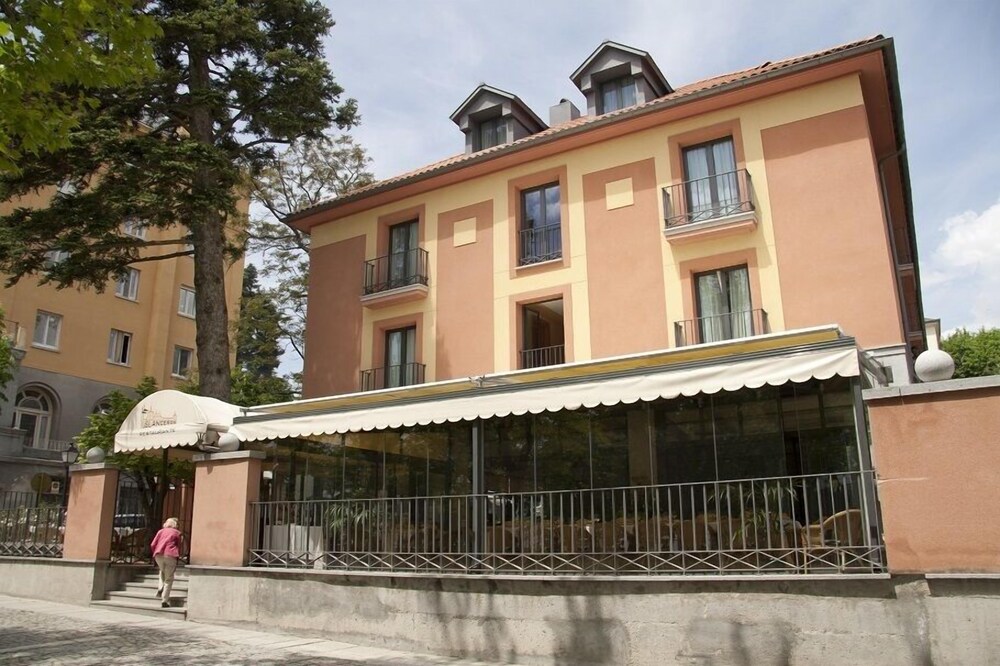 Book Sercotel Los Lanceros In San Lorenzo De El Escorial Hotels Com