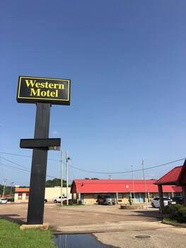 Top 10 Hotels In Collins Mississippi