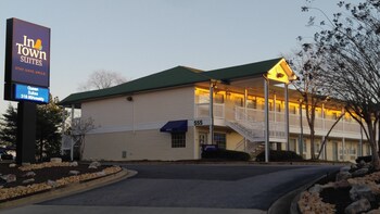 15 Closest Hotels To North Georgia Premium Outlet Mall In 15 Closest Hotels To North Georgia Premium Outlet Mall In Dawsonville