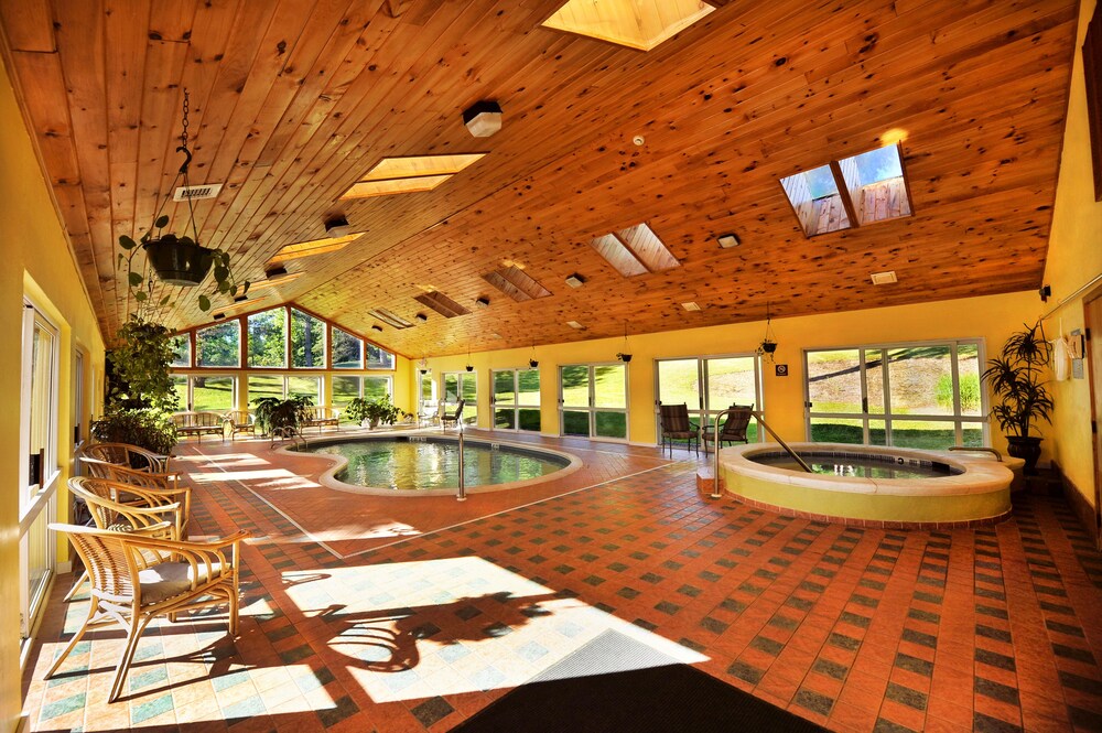 Book Hotel Vienna In Kingston Hotels Hotel Vienna Windham