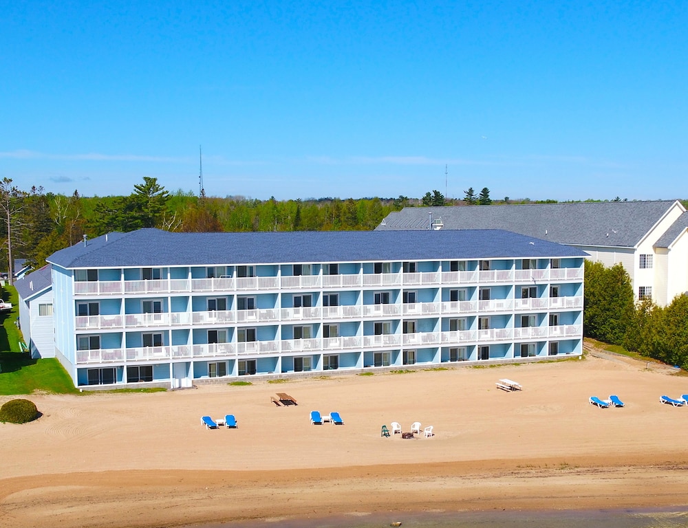 Fairview Beachfront Inn Waterpark In Mackinaw City Book On Fairview Beachfront Inn Waterpark In Mackinaw City Book On Hotels