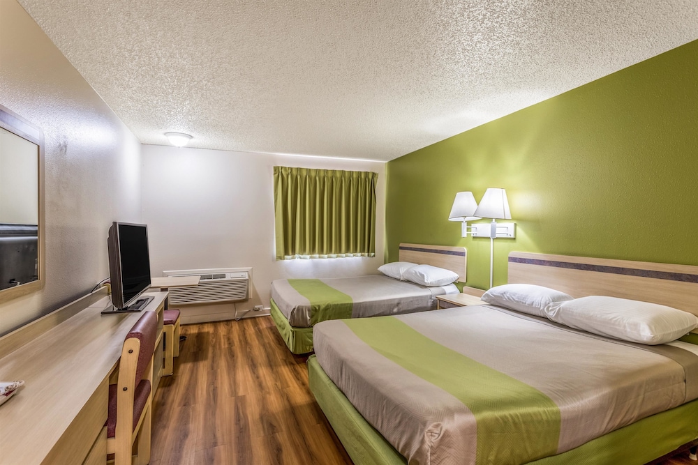 Book Motel 6 Great Falls Mt In Hotels Com Motel 6 Great Falls Mt Standard Room 2 Queen Beds