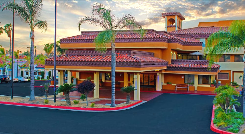 Book Xola A Trademark Collection Hotel In Moreno Valley Hotels