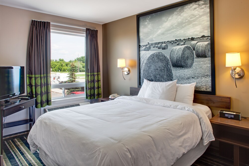 Book Super 8 By Wyndham Brandon Mb In Brandon Hotels Com