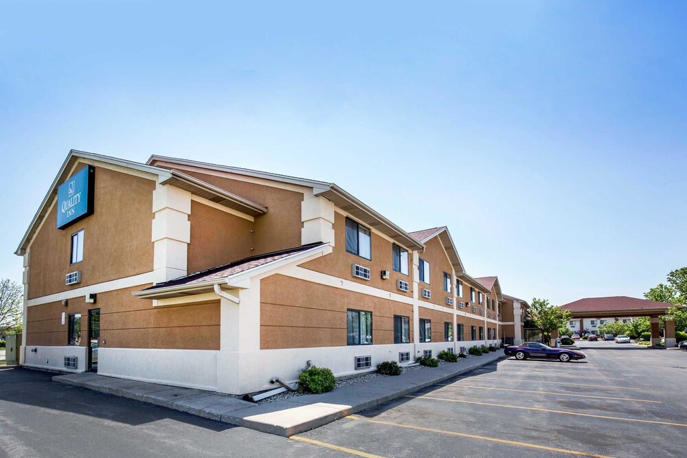 Book Quality Inn In Monee Hotels Quality Inn Monee