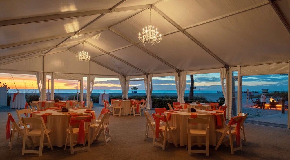 Sirata Beach Resort St Pete Beach Info Photos Reviews Book At Hotels Com