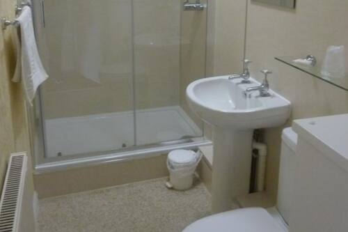 oyo rothwell house hotel kettering info photos reviews book at hotels com