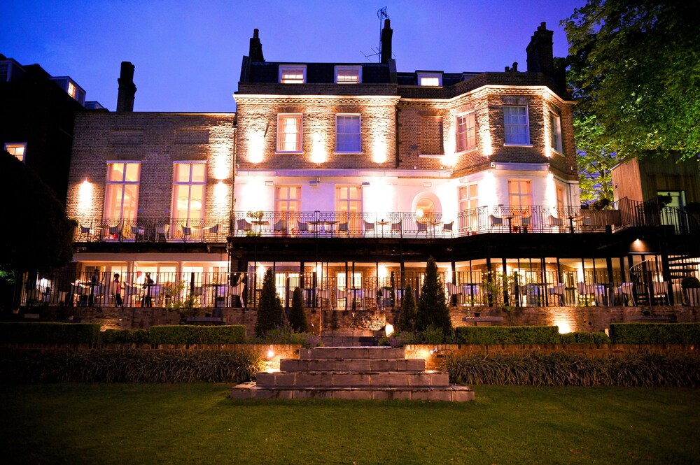 Bingham, Richmond, Hotellets front – kveld/natt