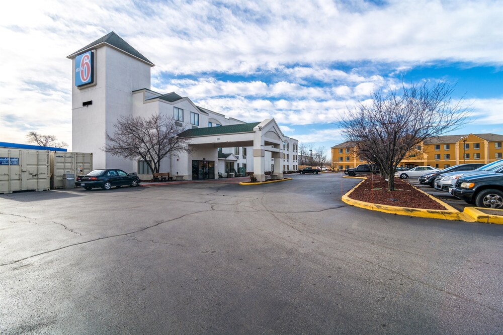 Book Motel 6 Harvey Il In Hotels Motel 6 Harvey Il