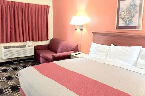 Book Red Carpet Inn Great Lakes In North Chicago Hotels Com Book Red Carpet Inn Great Lakes In North Chicago Hotels Com