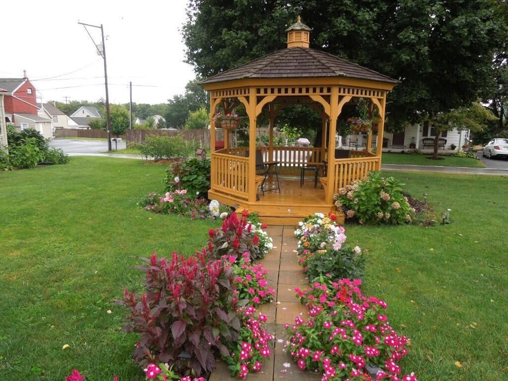 Book Red Carpet Inn Ronks In Ronks Hotels Com