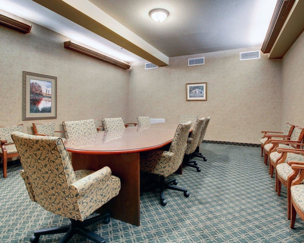 Book Comfort Suites Vidalia In Hotels Comfort Suites Vidalia Meeting Facility