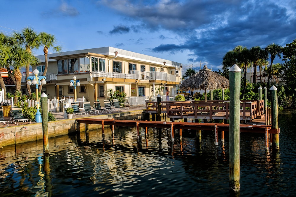 Book Bayview Plaza Waterfront Resort In St Pete Beach Hotels Bayview Plaza Waterfront Resort St Pete Beach