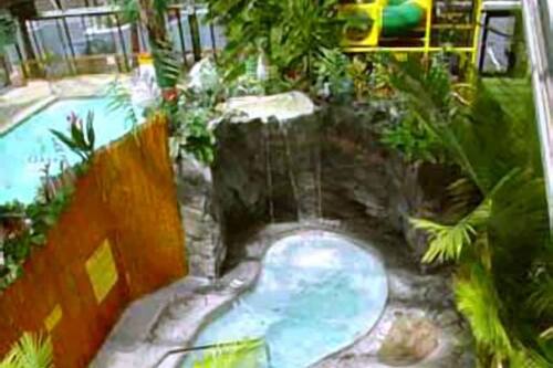 Book Wildwood Inn Tropical Dome Theme Suites In Florence Hotels Com Book Wildwood Inn Tropical Dome Theme Suites In Florence Hotels Com