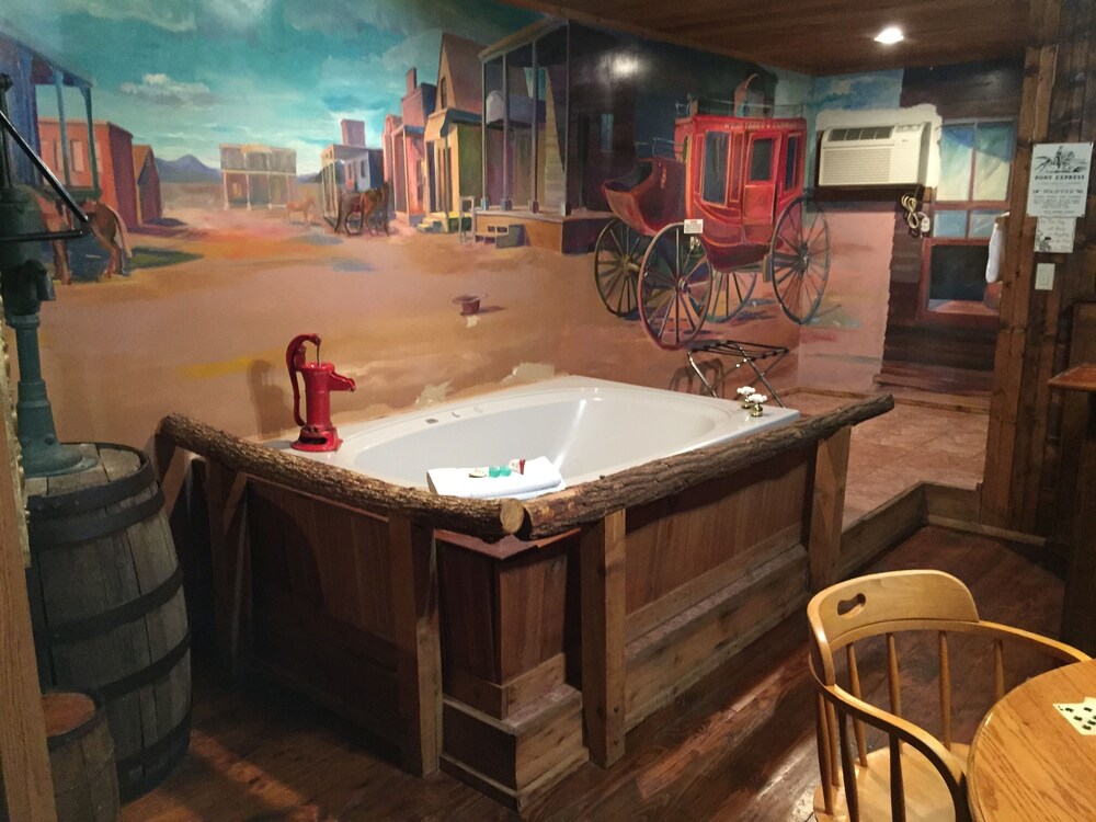 Book Wildwood Inn Tropical Dome Theme Suites In Florence Hotels Com