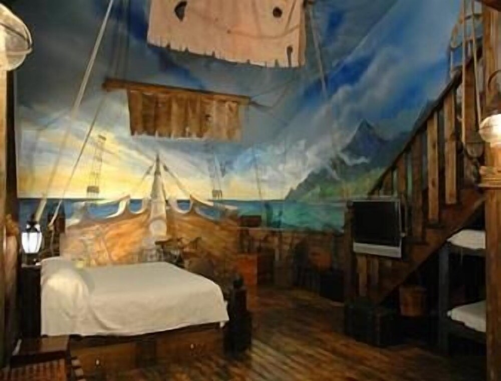 Book Wildwood Inn Tropical Dome Theme Suites In Florence Hotels Com