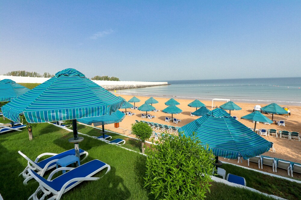 Bm Beach Hotel Ras Al Khaimah United Arab Emirates Ras Al Khaimah Hotel Discounts Hotels Com