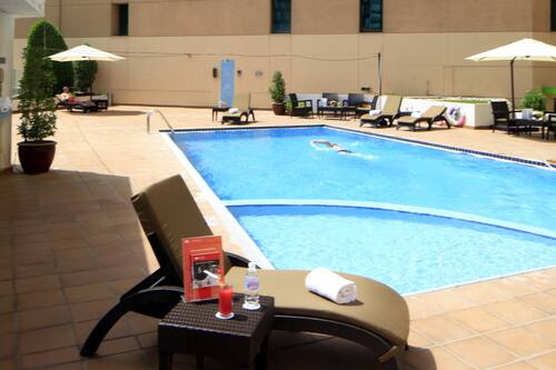 احجز هوليداي إن الرياض العليا في الرياض قارن أسعار الفنادق في الرياض