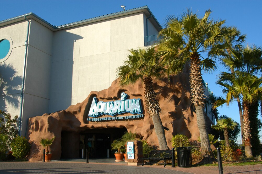 Book Kemah Boardwalk Inn In Hotels