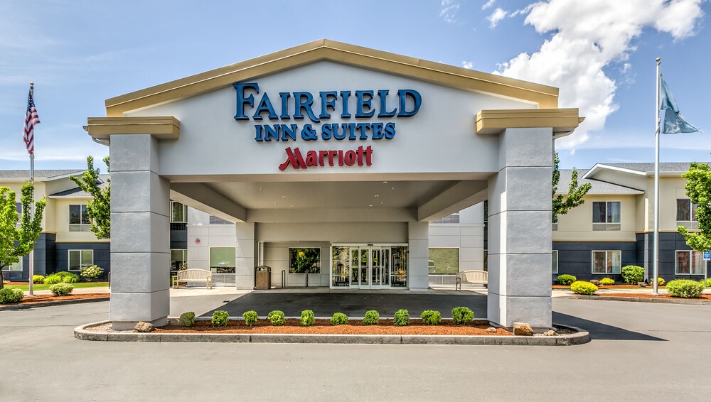 Book Fairfield Inn Suites By Marriott Bend Downtown In Fairfield Inn Suites By Marriott Bend Downtown