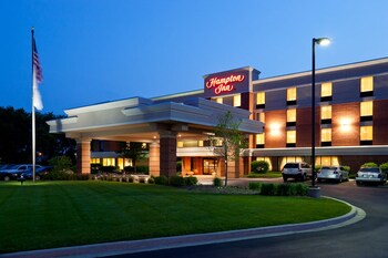 Top 10 Hotels In Mchenry Lake County