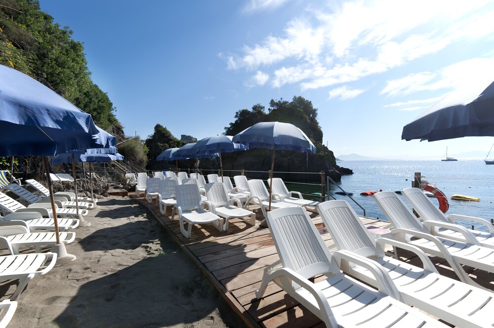 Prenota hotel giardino delle ninfe e la fenice a ischia hotels.com Parco delle ninfee