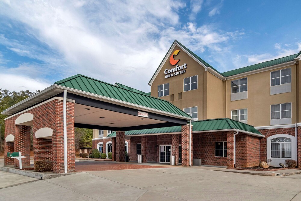 Book Comfort Inn Suites Cartersville - Emerson Lake Point In Cartersville Hotelscom