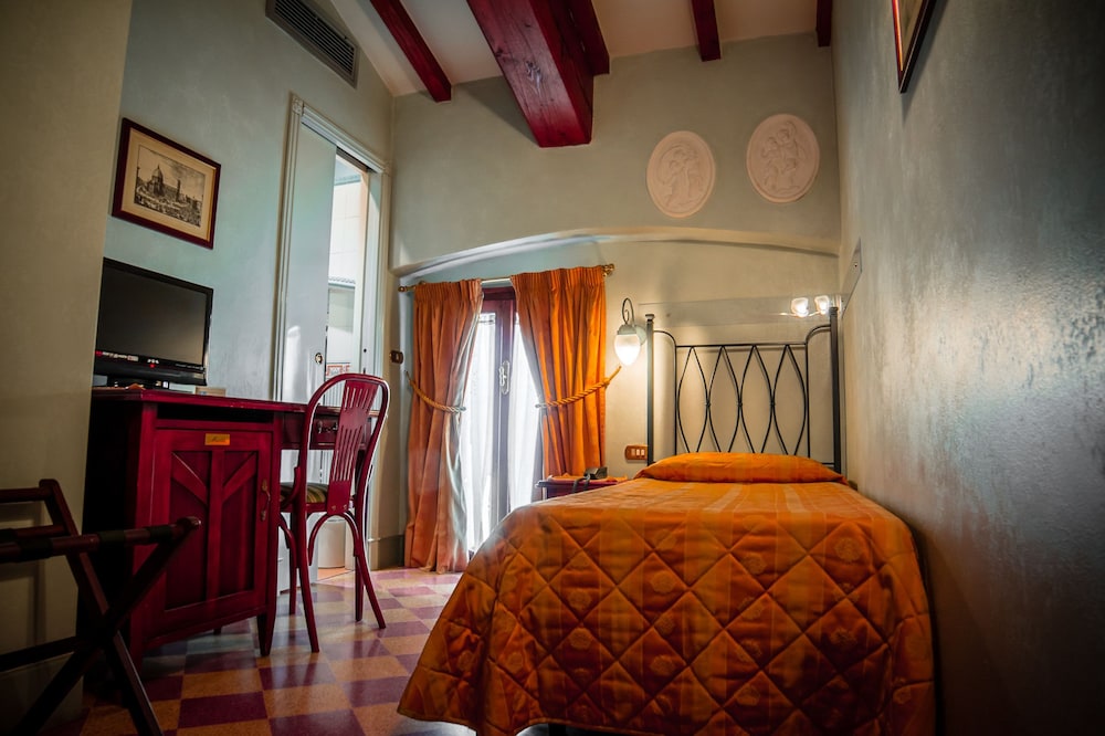 Book Hotel Della Robbia In Florence Hotels Com Hotel Della Robbia Florence Single Room Guest