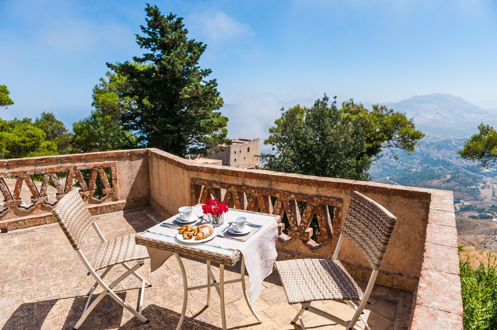 Book La Pineta Park Hotel In Erice Hotels Com