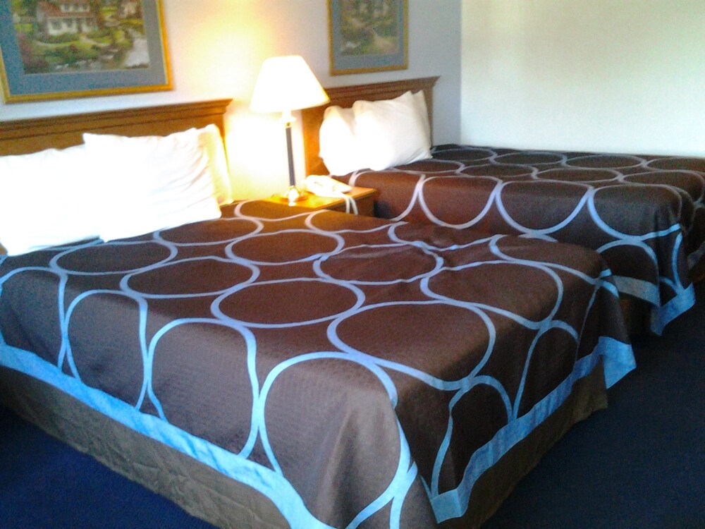 Book Super 8 Highland Ny In Hotels